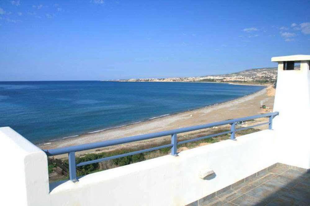 Blue Coral Beach Villas Пафос Экстерьер фото