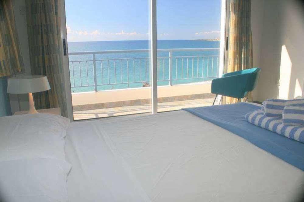 Blue Coral Beach Villas Пафос Экстерьер фото