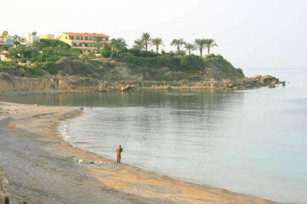 Blue Coral Beach Villas Пафос Экстерьер фото