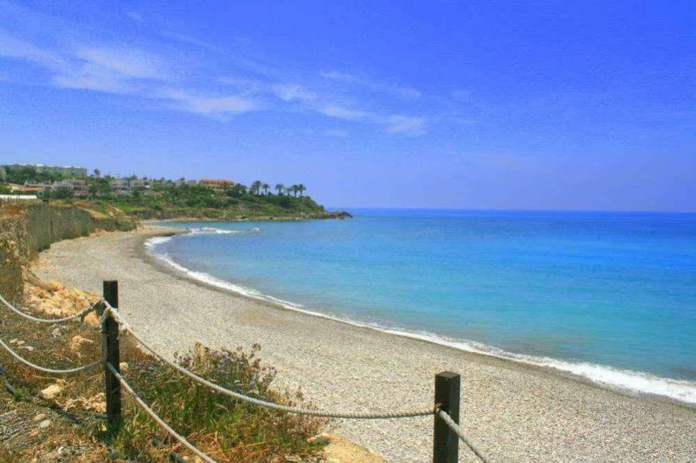 Blue Coral Beach Villas Пафос Экстерьер фото